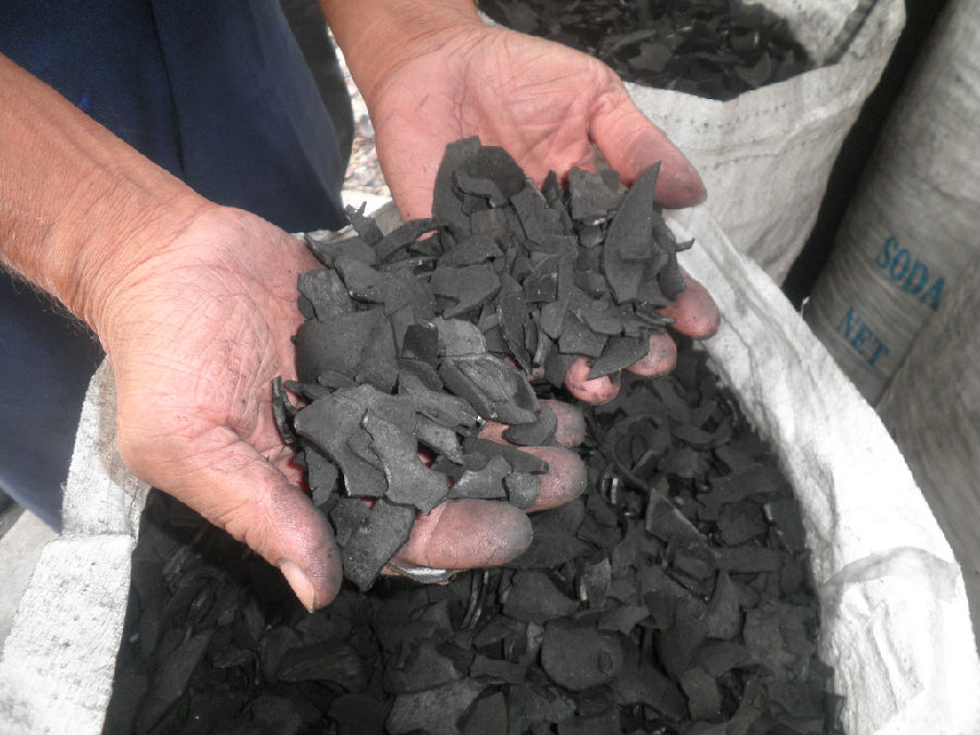 椰殼炭原材料.jpg